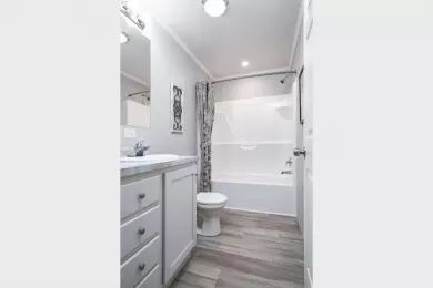 AAR-2868-245-GEORGETOWN-PHOTO-BATH-2