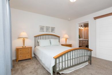 AAC-RESIDENCE-SECTIONAL-MICHIGAN-AVE-6028-MS026-SECT-PICTURE-14